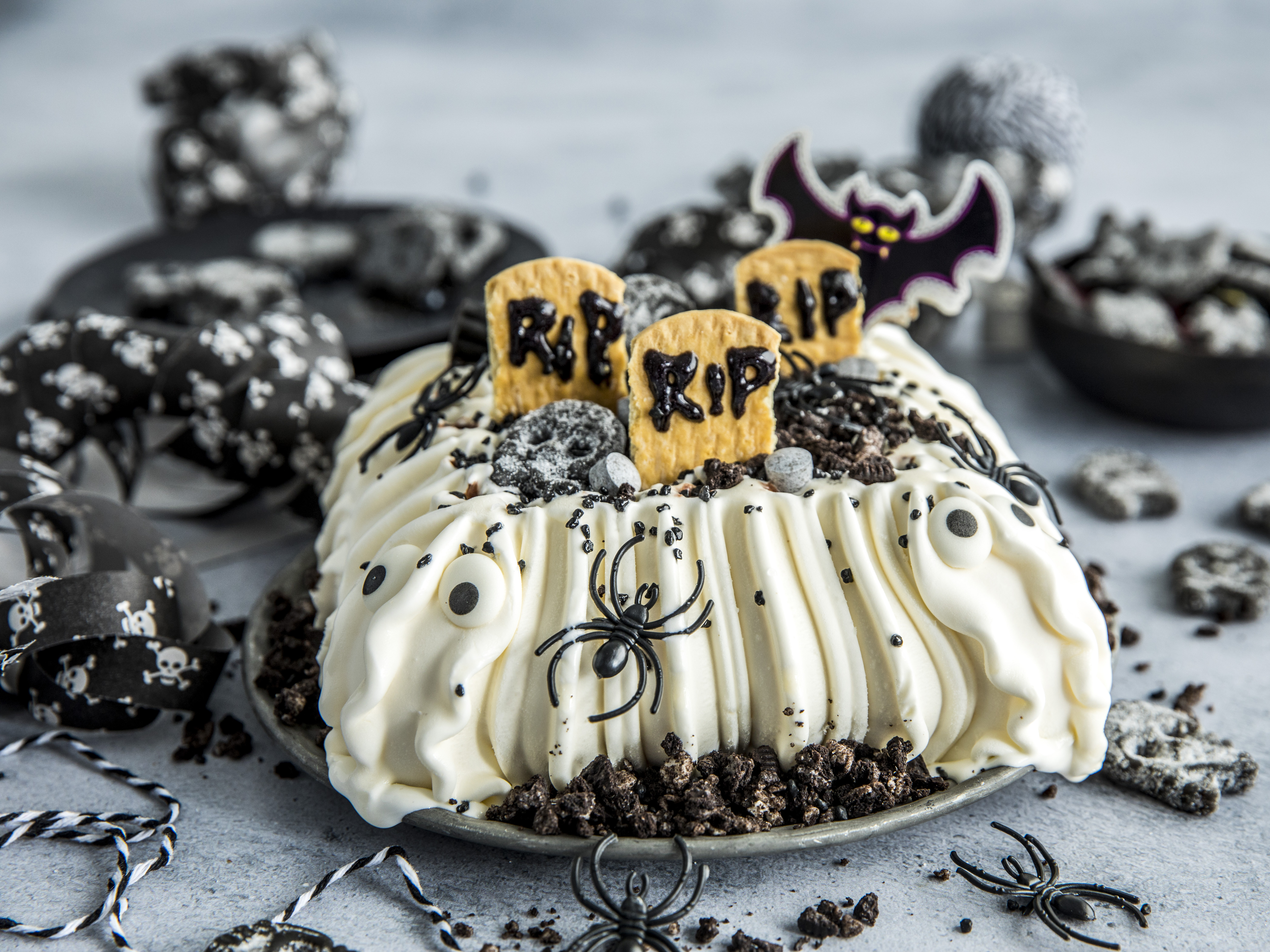 Kirkegård-iskake til Halloween