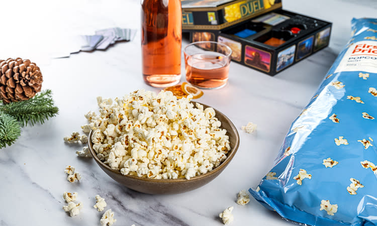 kalendergave med brettspill og popcorn