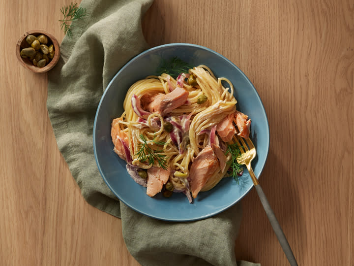 Varmrøkt krydderlaks med pasta