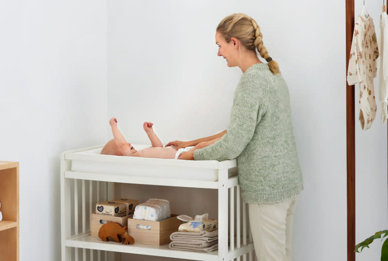 Lillego pa stellebordet.jpg