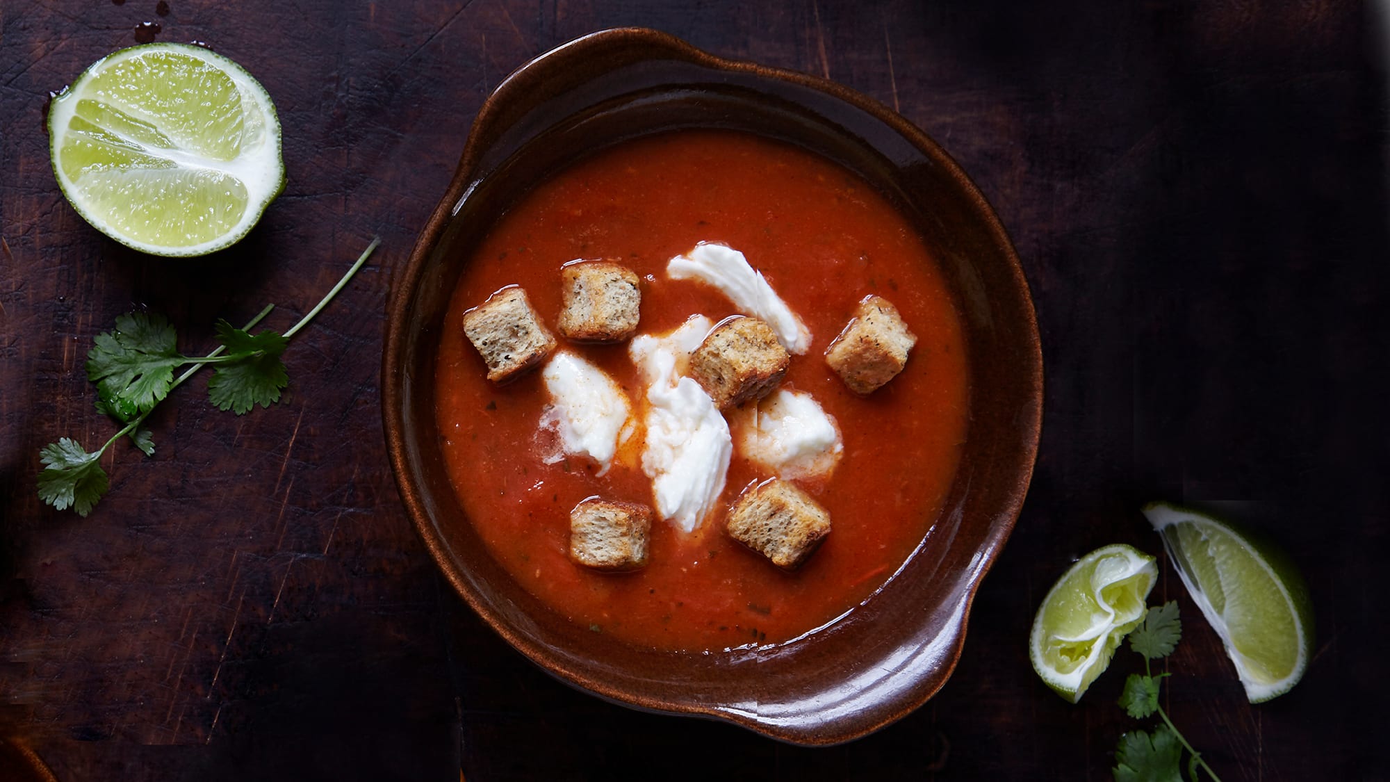 Tomatsuppe med mozzarella.jpg