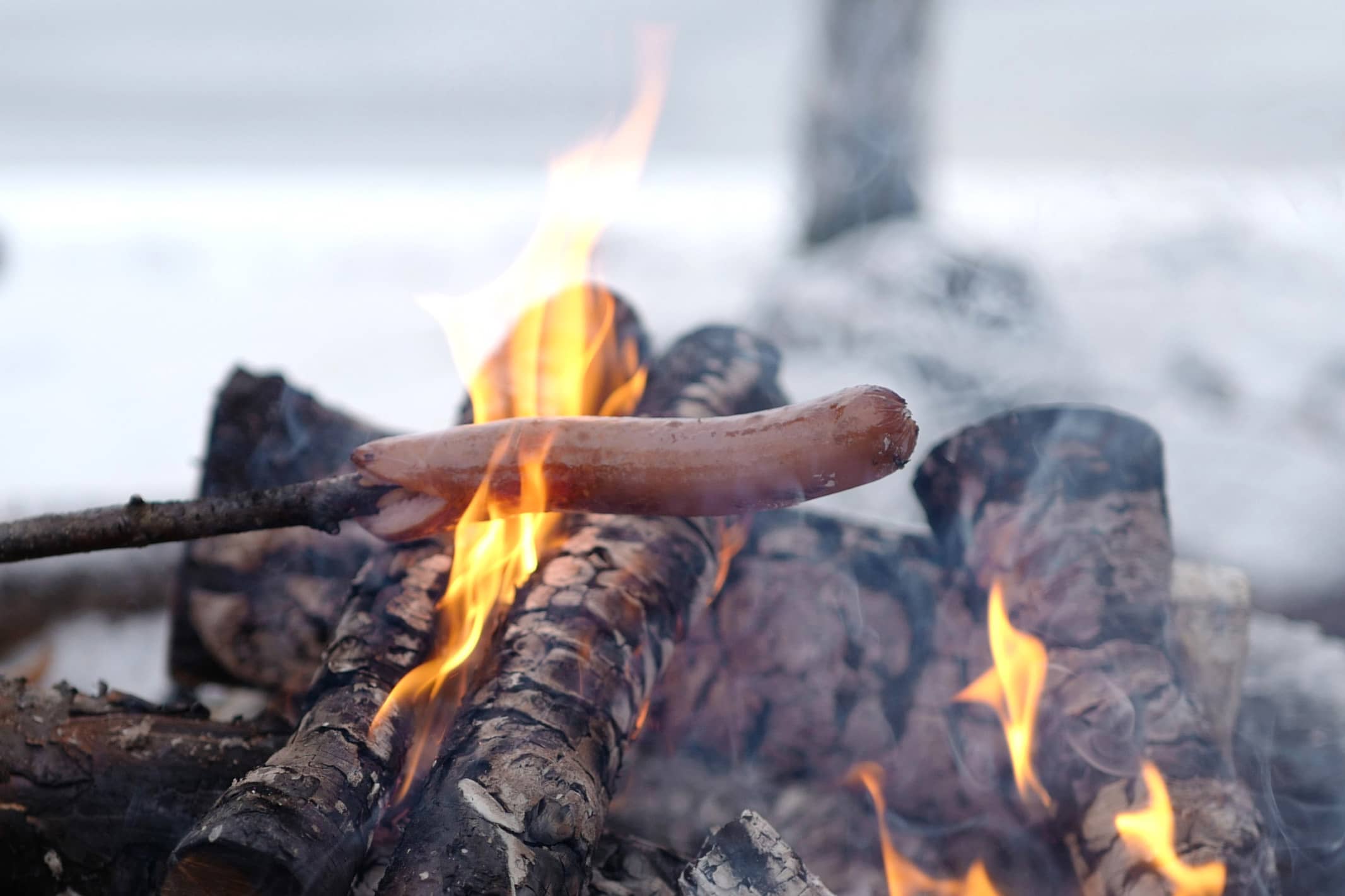 Grillet pølse er en sikker vinner på lunsjbålet.