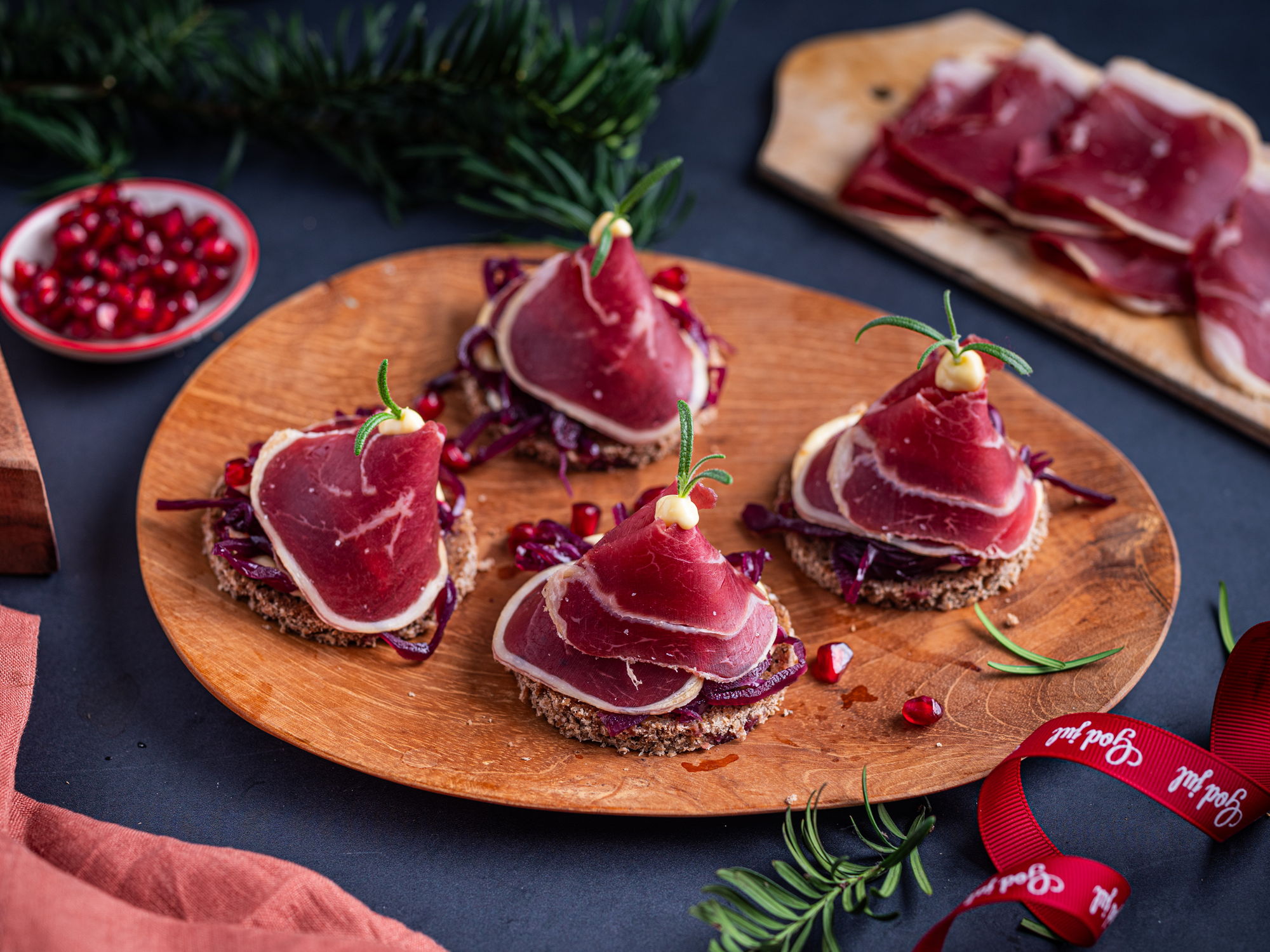 Rugbrød med fenalår og aioli