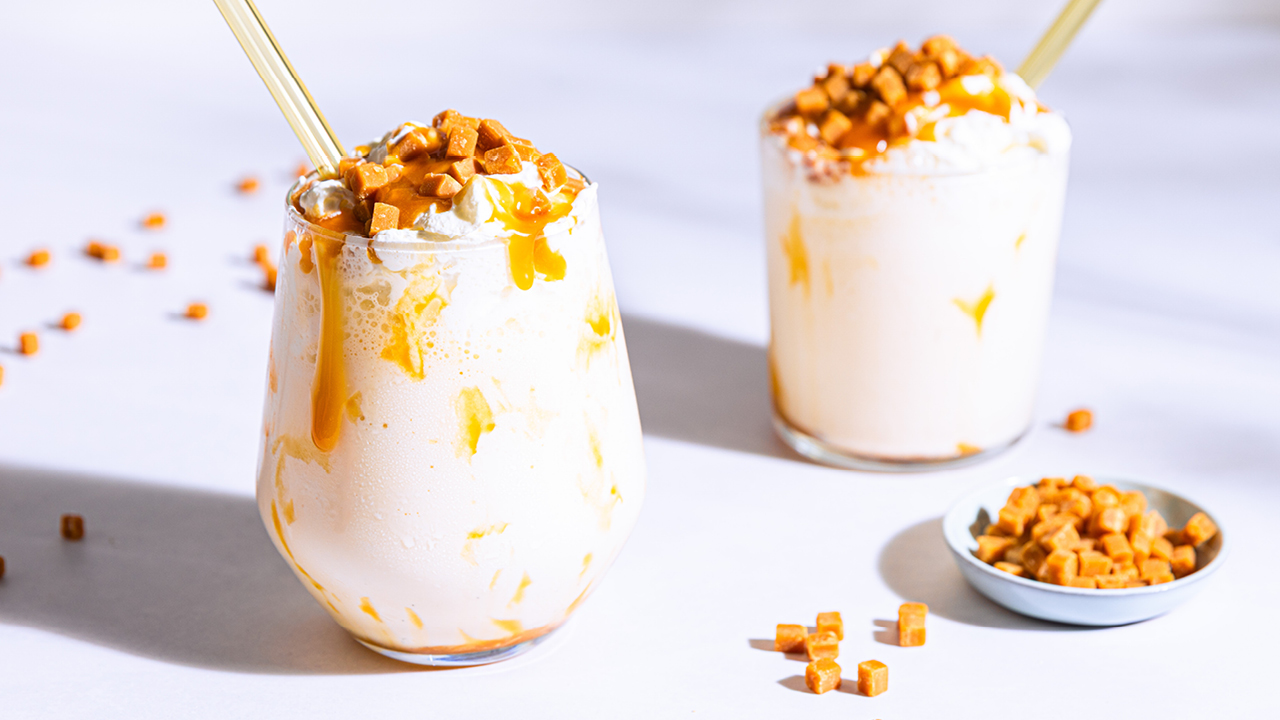 Milkshake med karamellsaus