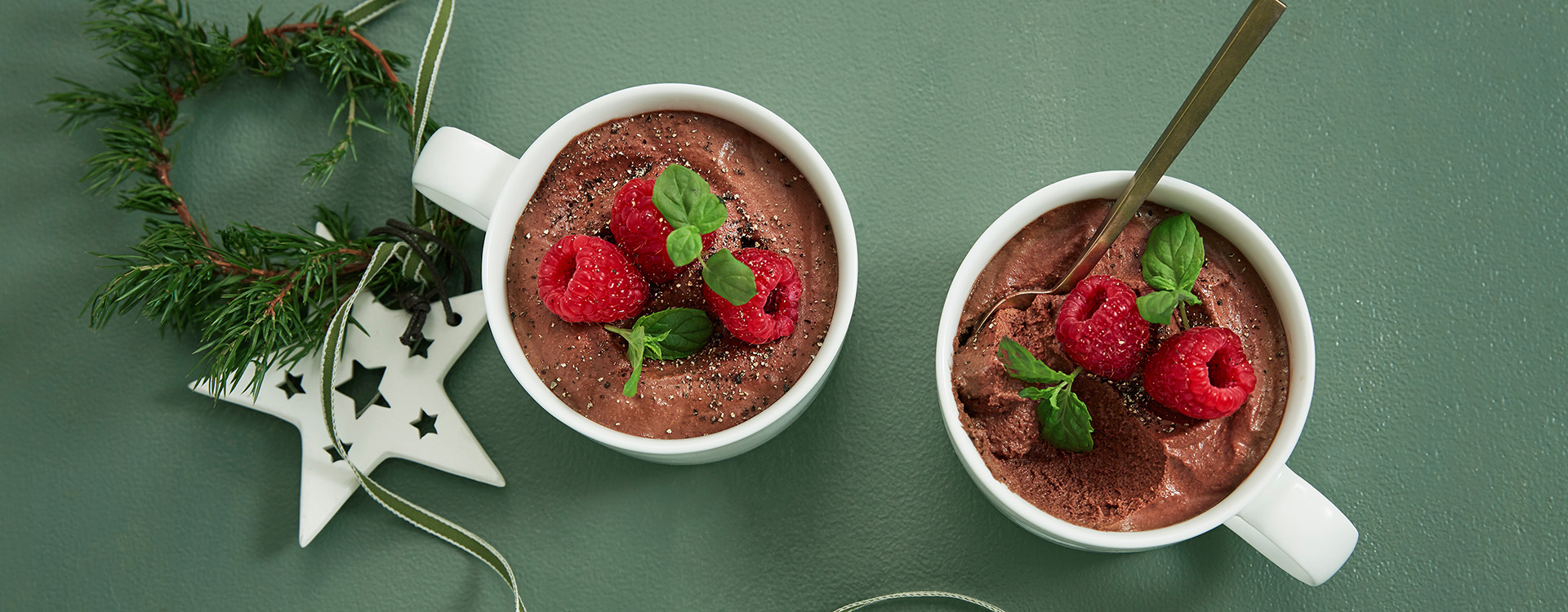 Sjokolademousse med pistasjenøtter