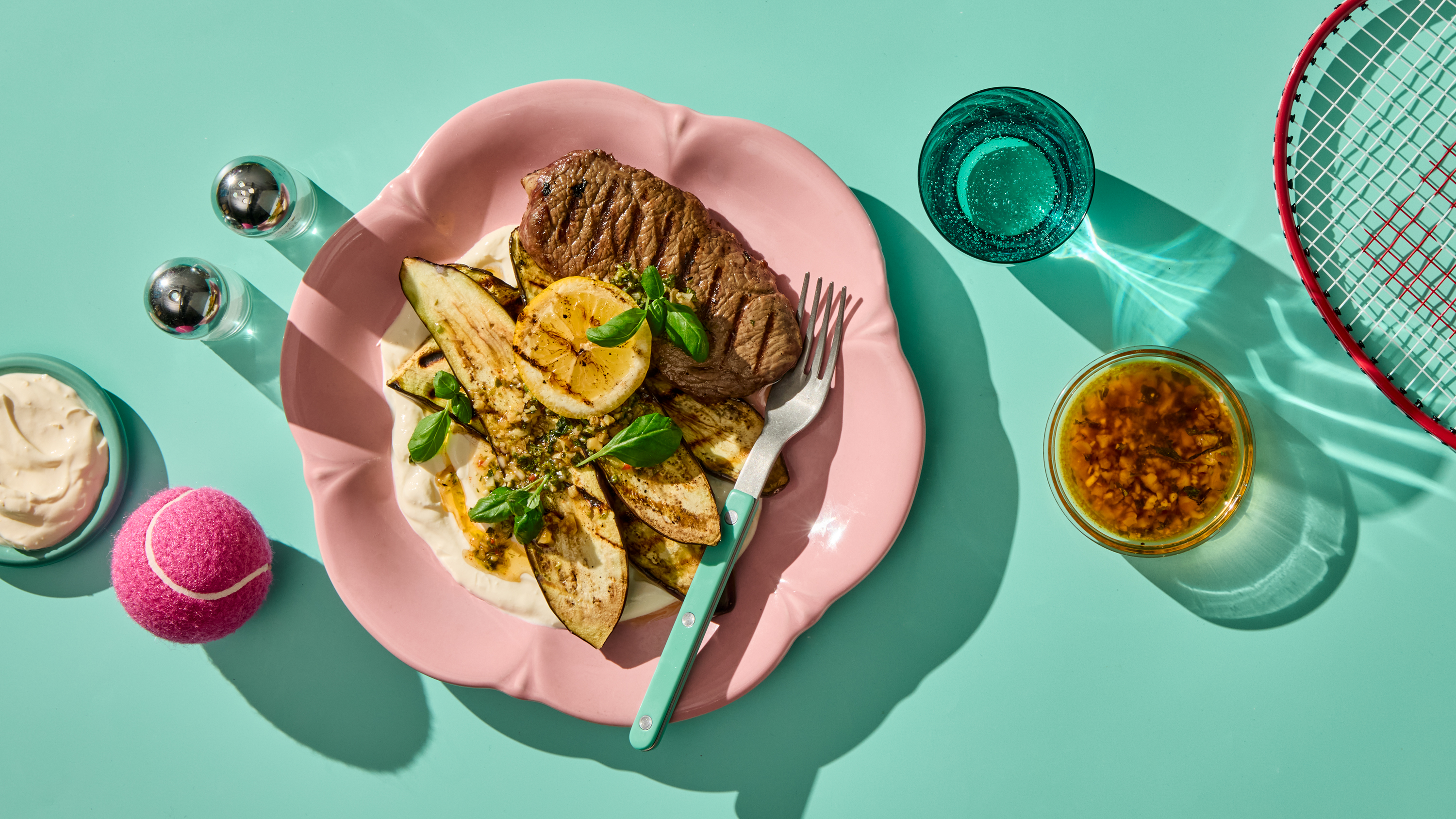 Grillet aubergine med nøtteolje og yoghurt