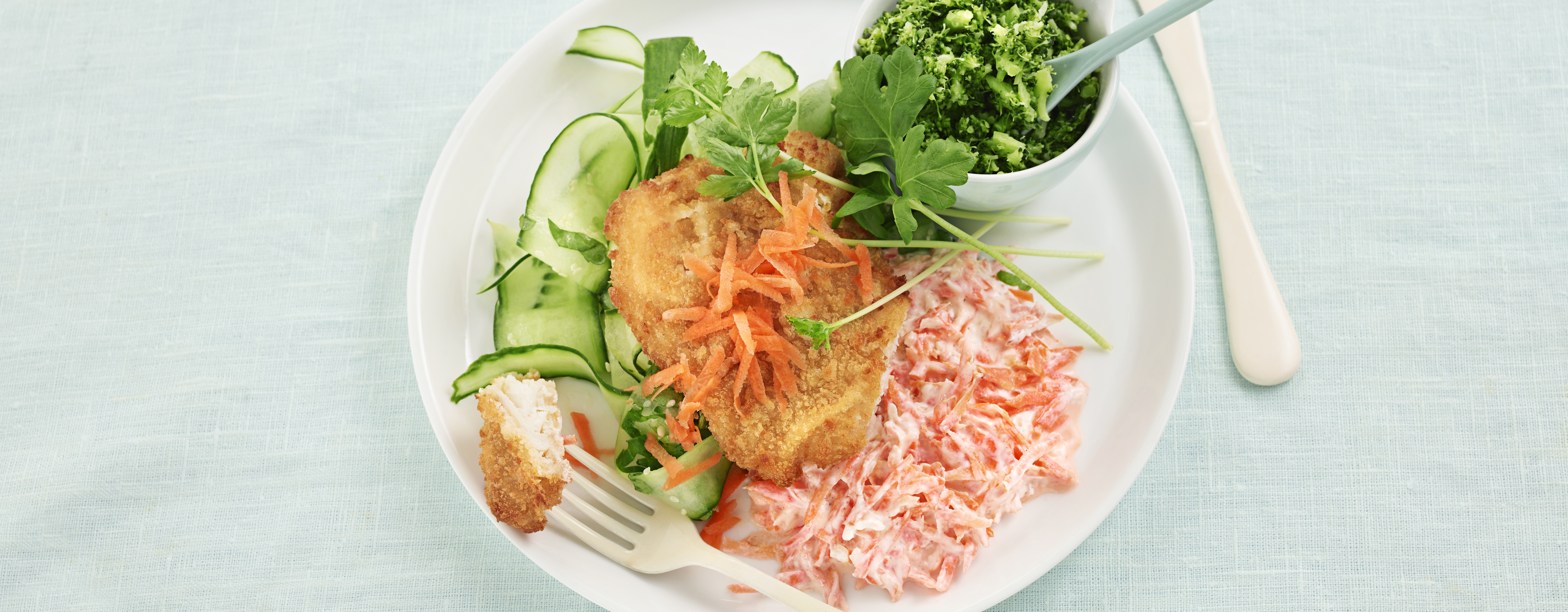 Pankopanert torskefilet med gulrottzatziki og brokkolimos