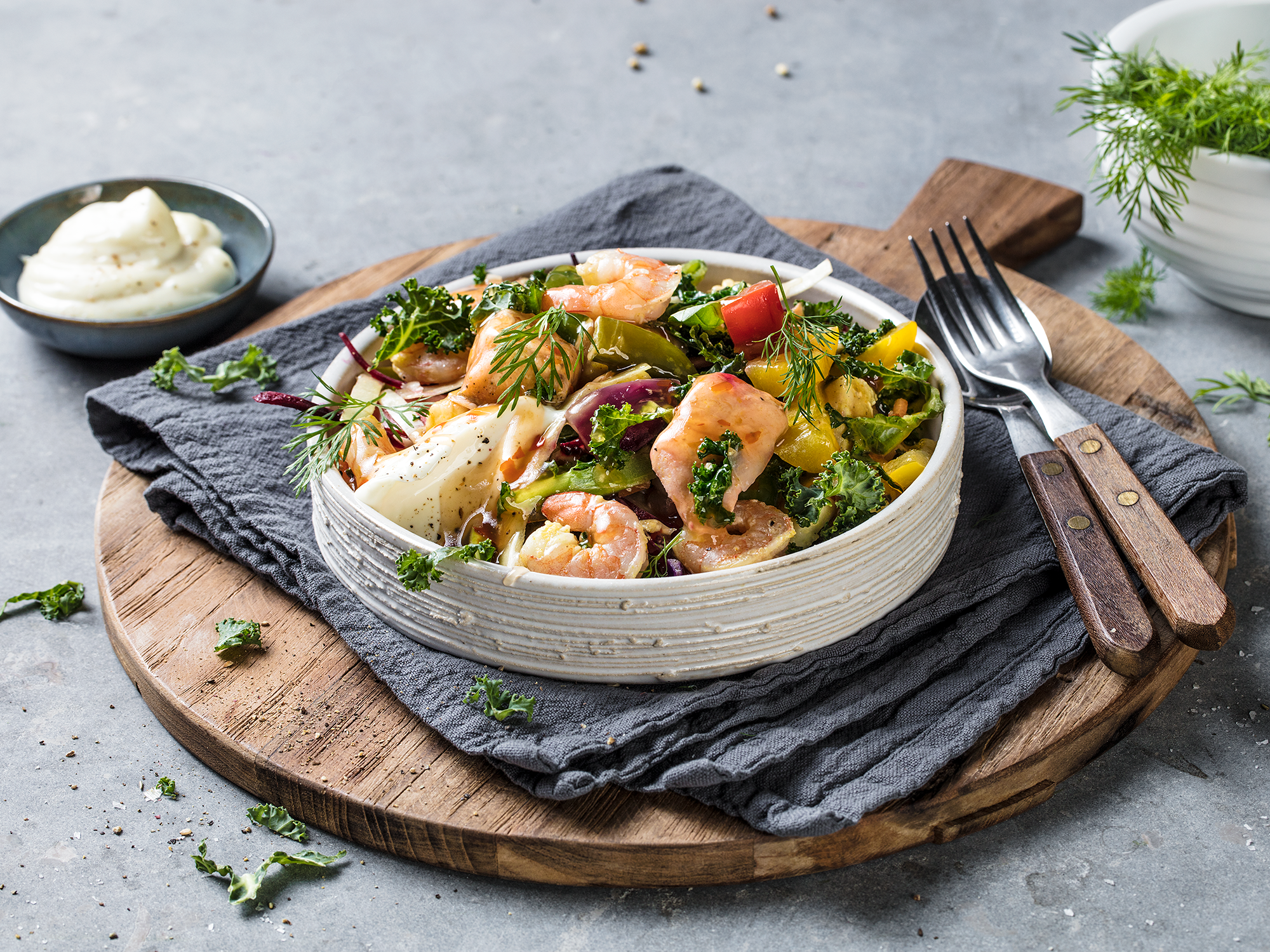 Fiskewok med grønnkål og sweet chilisaus