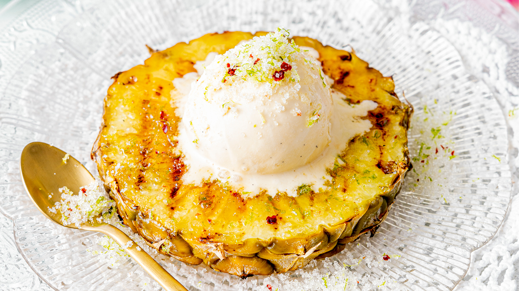 Grillet ananas med lime- og chilisukker