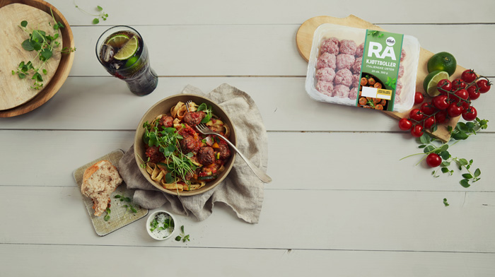 Kjøttboller med ratatouille og pasta