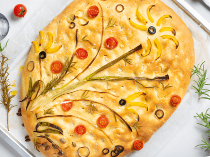 Slik lager du blomsterfocaccia