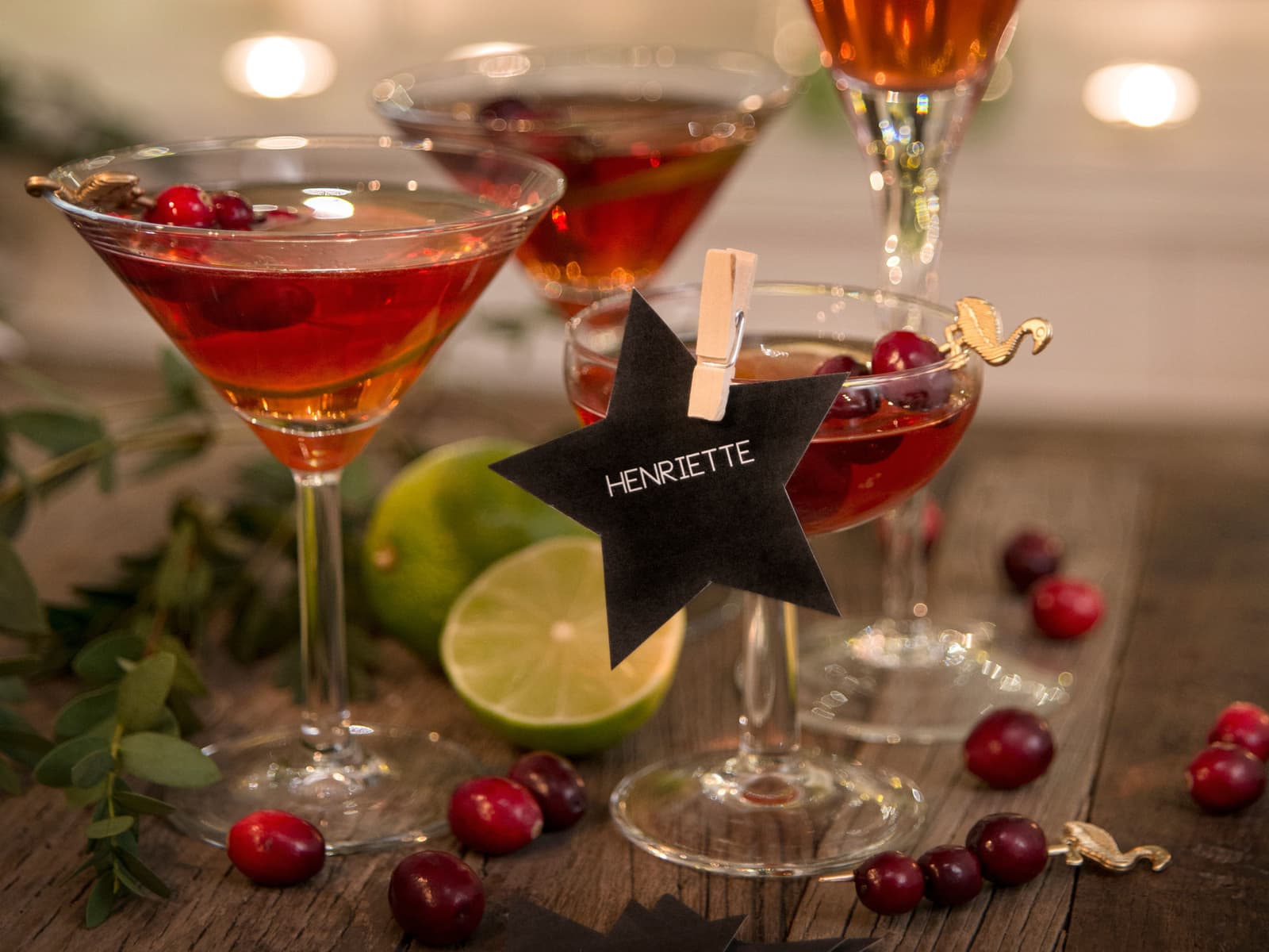 Mocktail med tranebær, granateple og lime