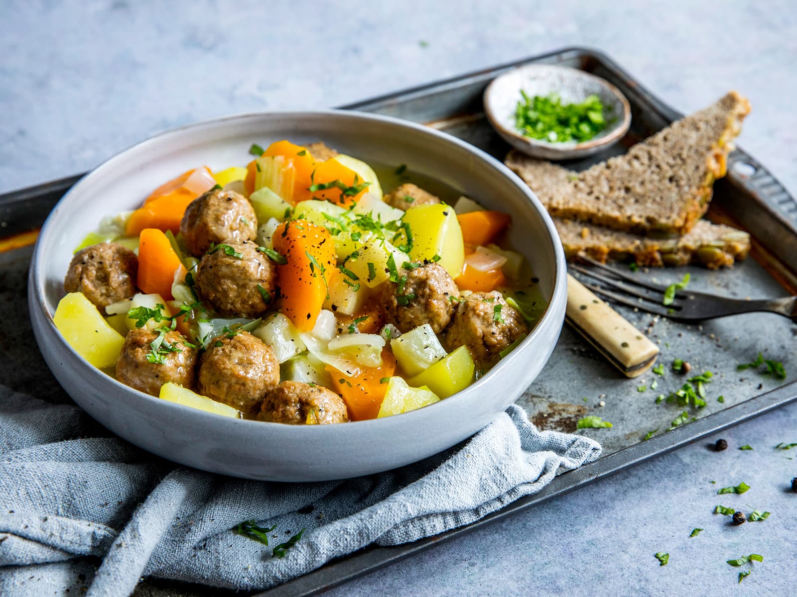 Lapskaus Ingredienser På En Bord