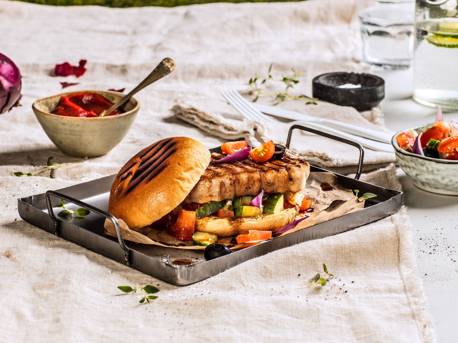 Grillet svinefilet i brioche brød