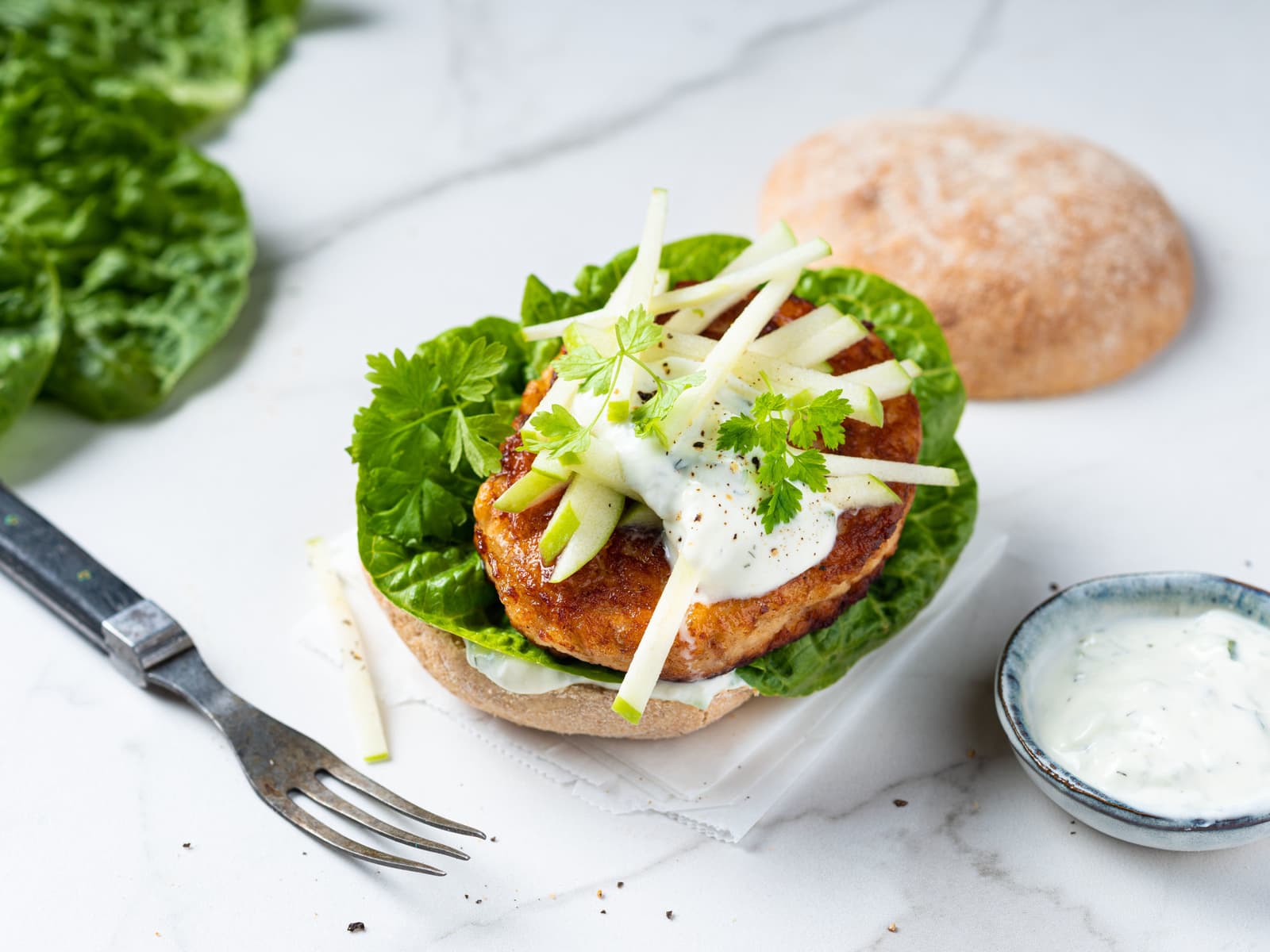 Fiskeburger med tzatziki og eple