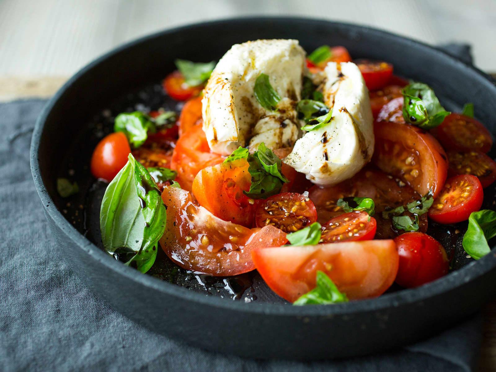 Tomat- og mozzarellasalat