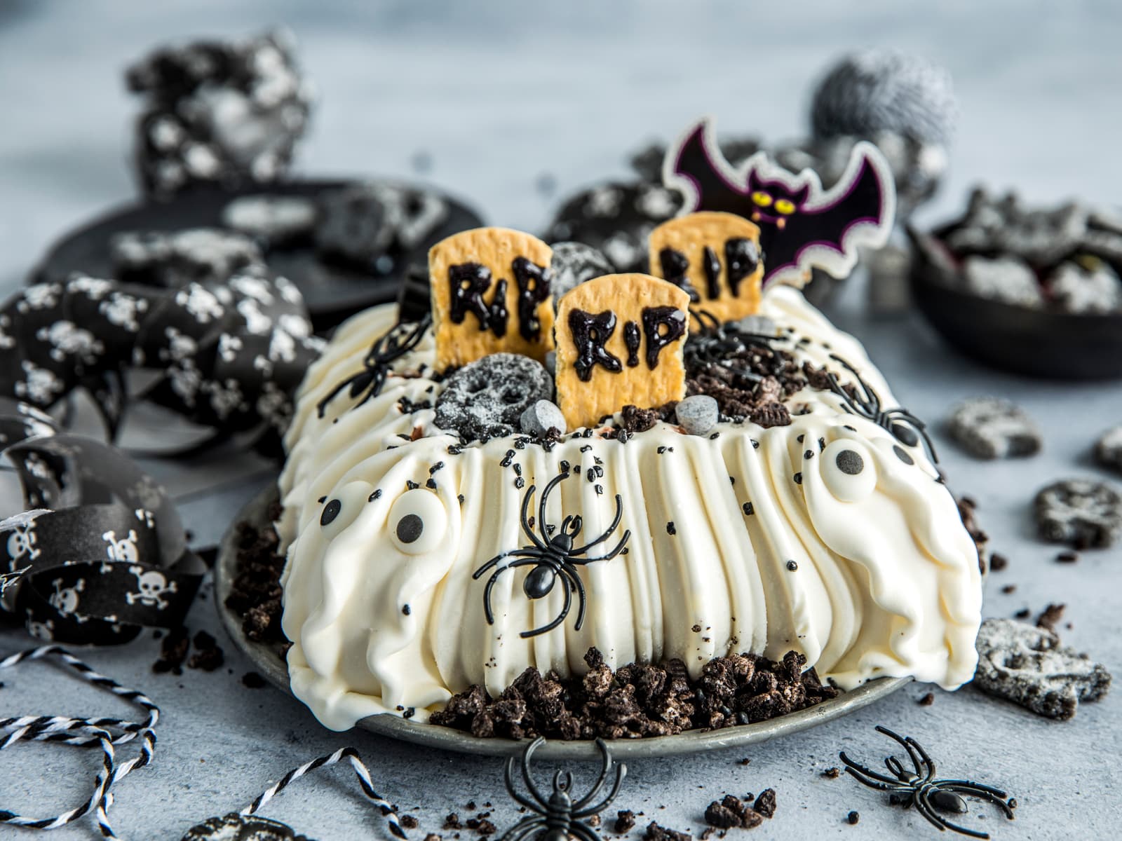 Kirkegård-iskake til Halloween