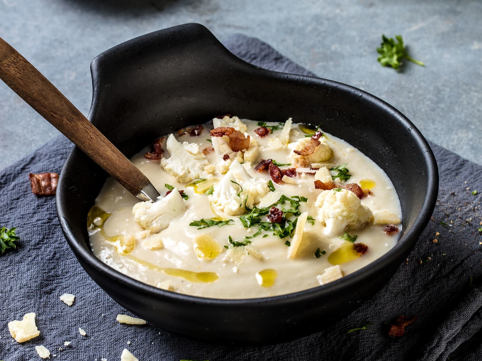 Blomk lsuppe Med Spr stekt Bacon Oppskrift Meny no