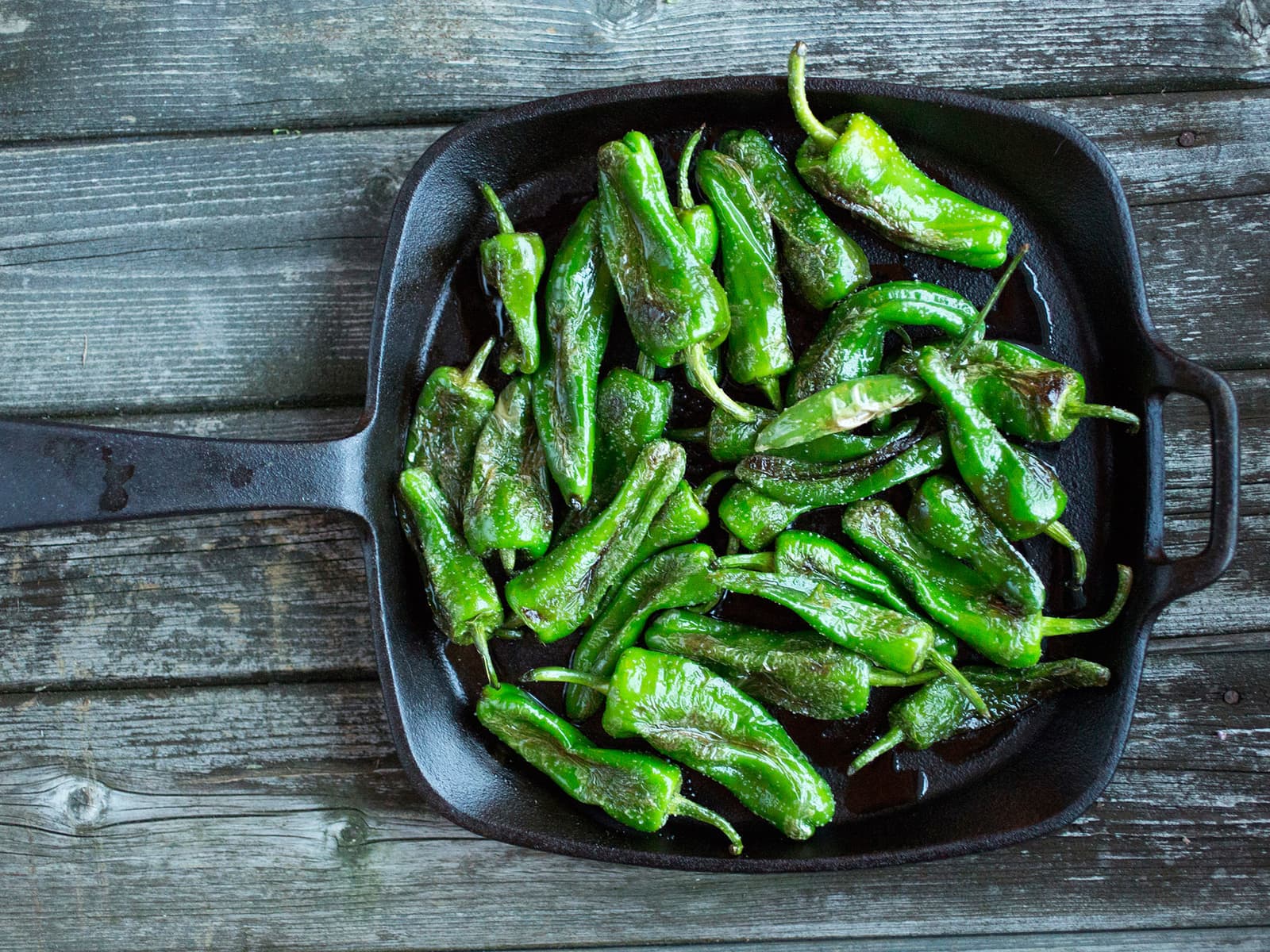 Stekte padron paprika Oppskrift Meny.no