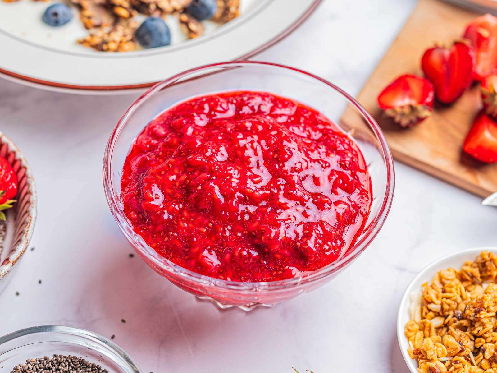 Rørte jordbær med chiafrø