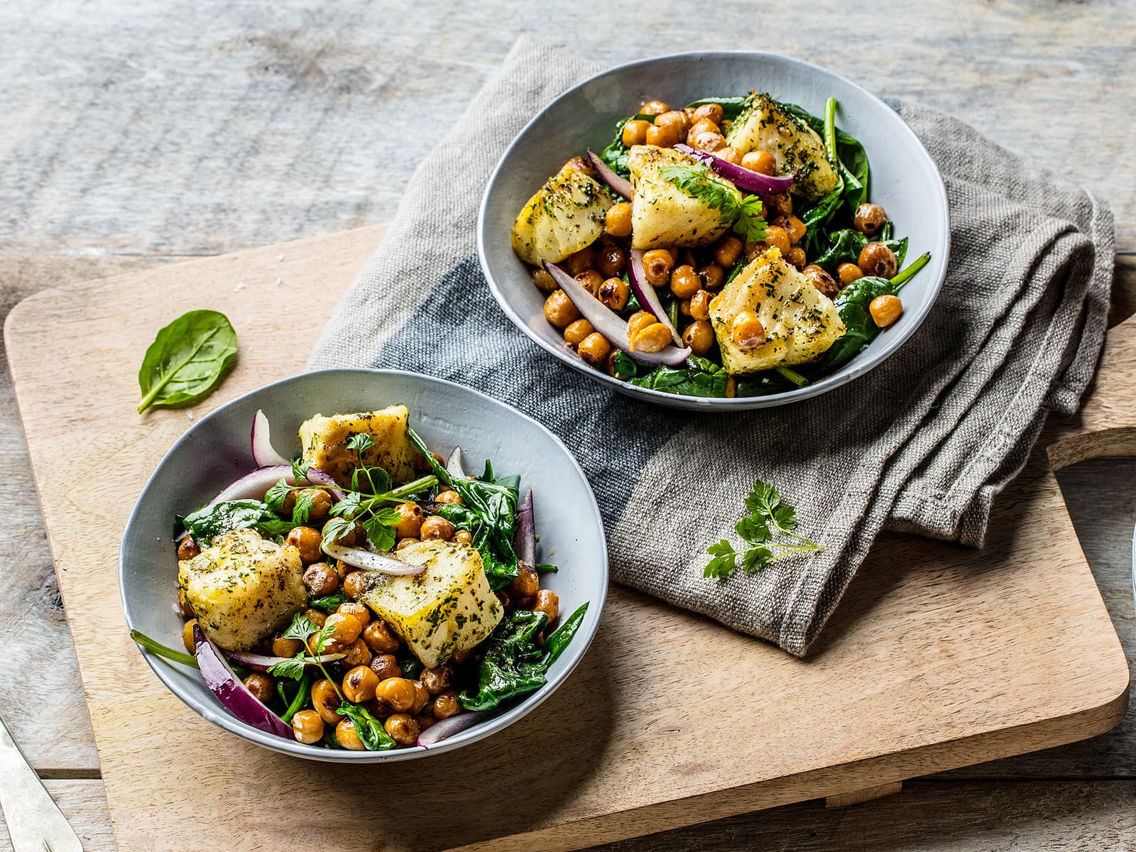 Wok med torsk, kikerter og spinat