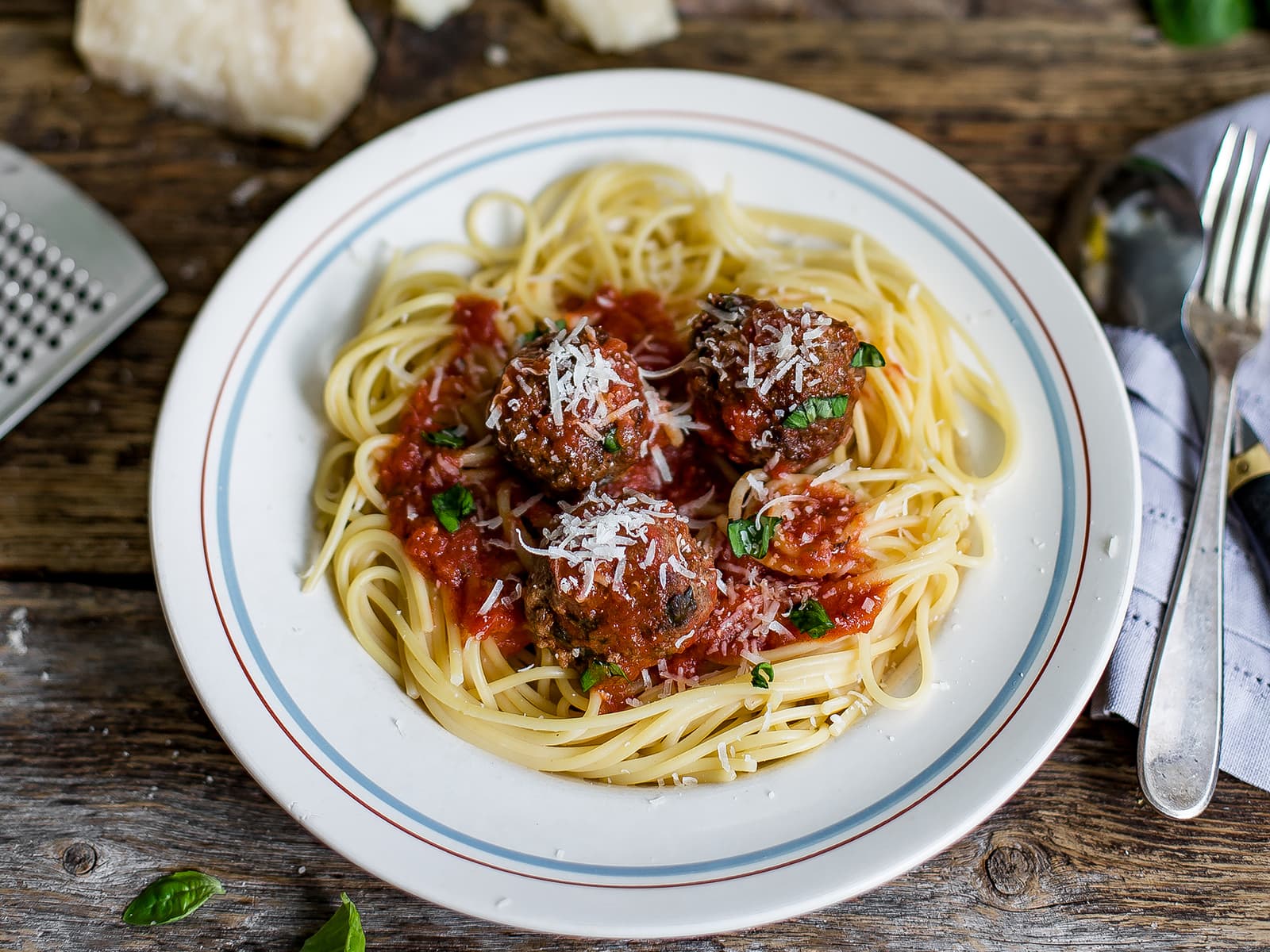 Hjemmelagde italienske kjøttboller