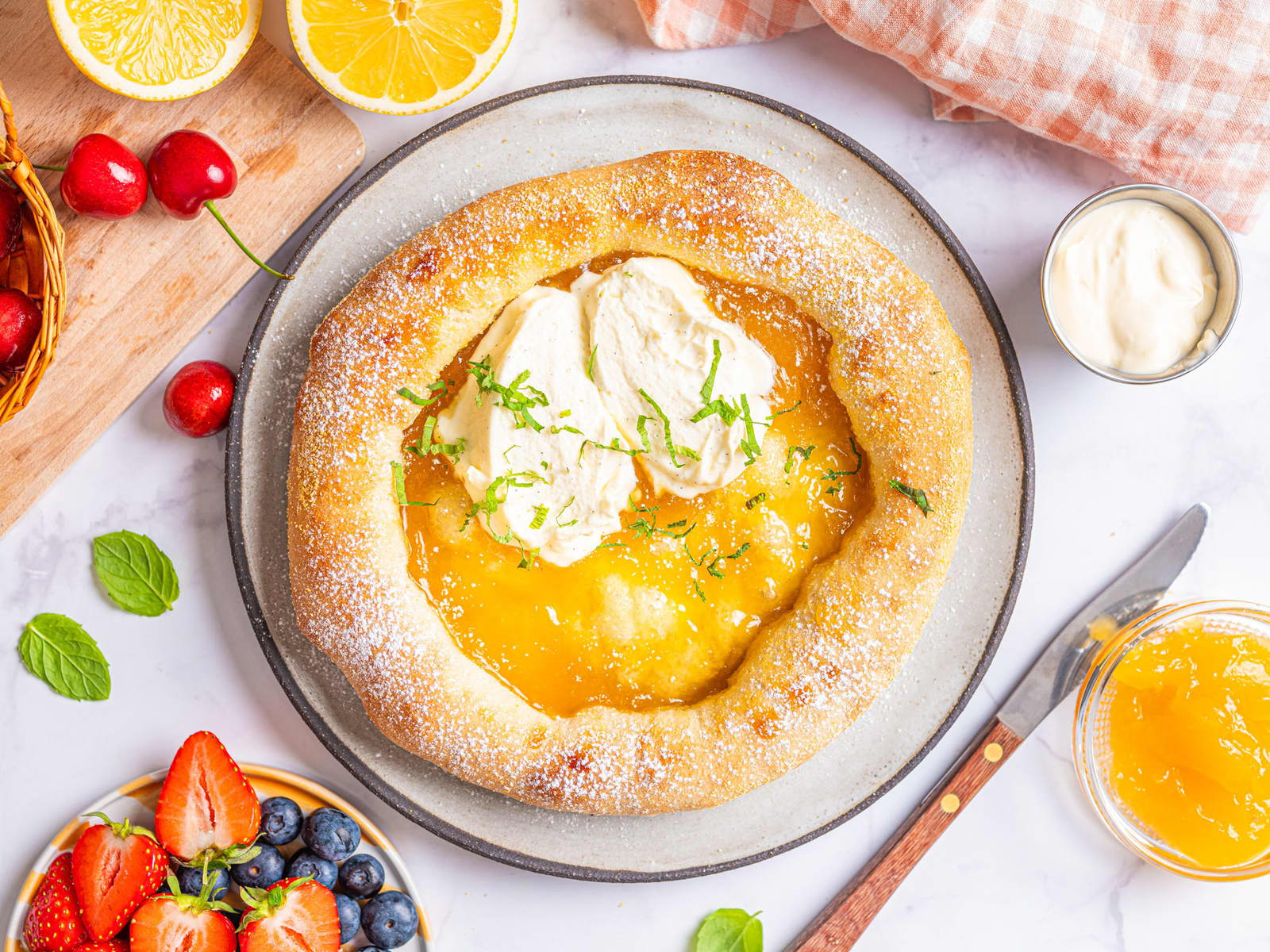 Dessertpizza med lemon curd og mascarponekrem