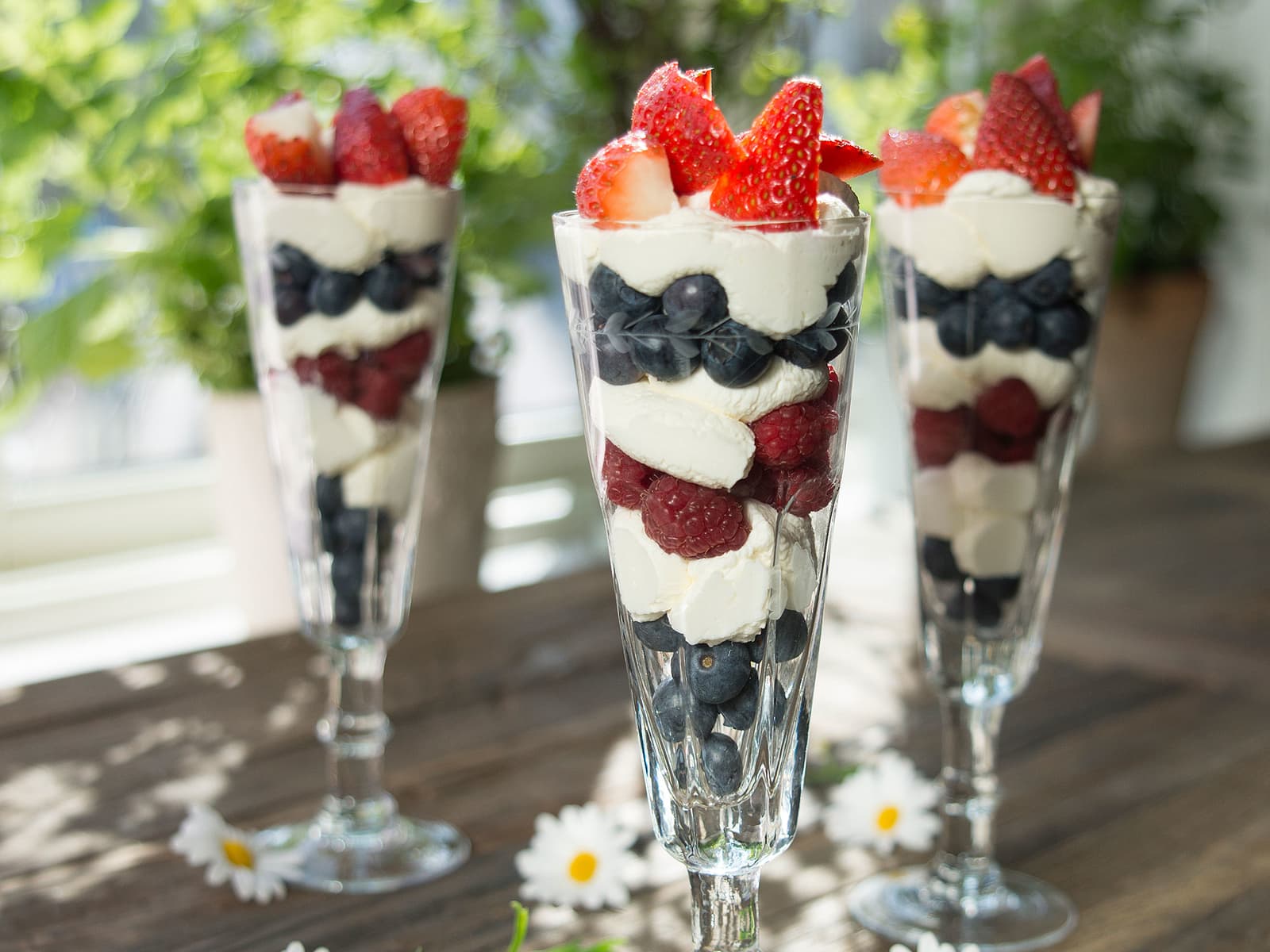 Enkel dessert i rødt, hvitt og blått