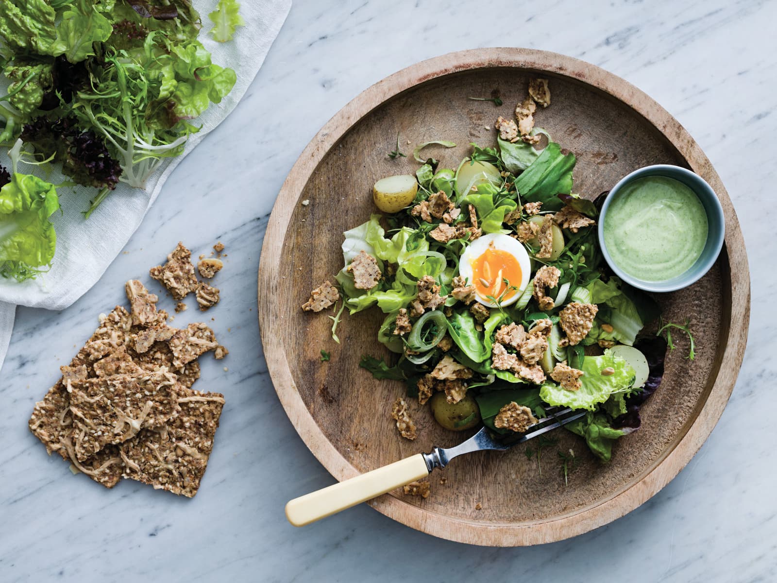 Enkel salat med ramsløkmajones