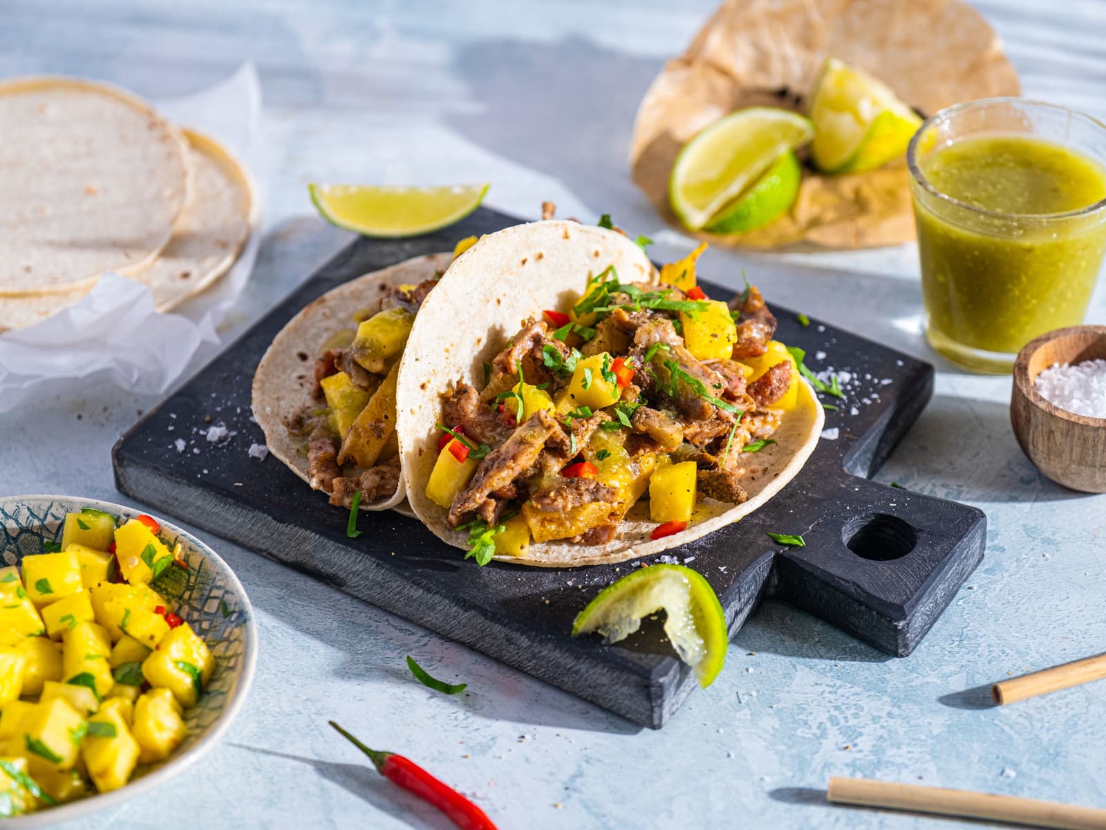 Taco med krydret svinenakke