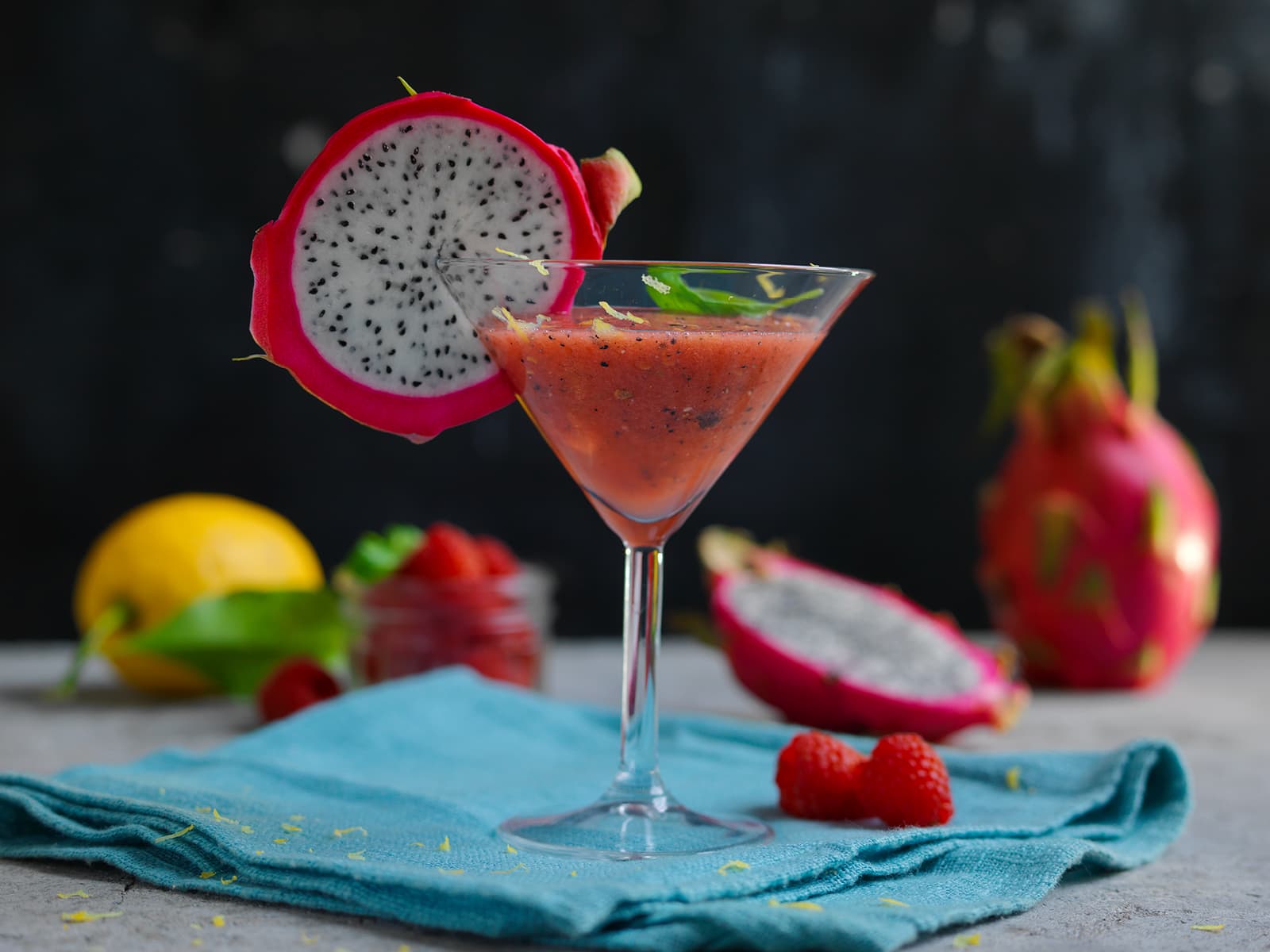 Mocktail med pitahaya og vannmelon