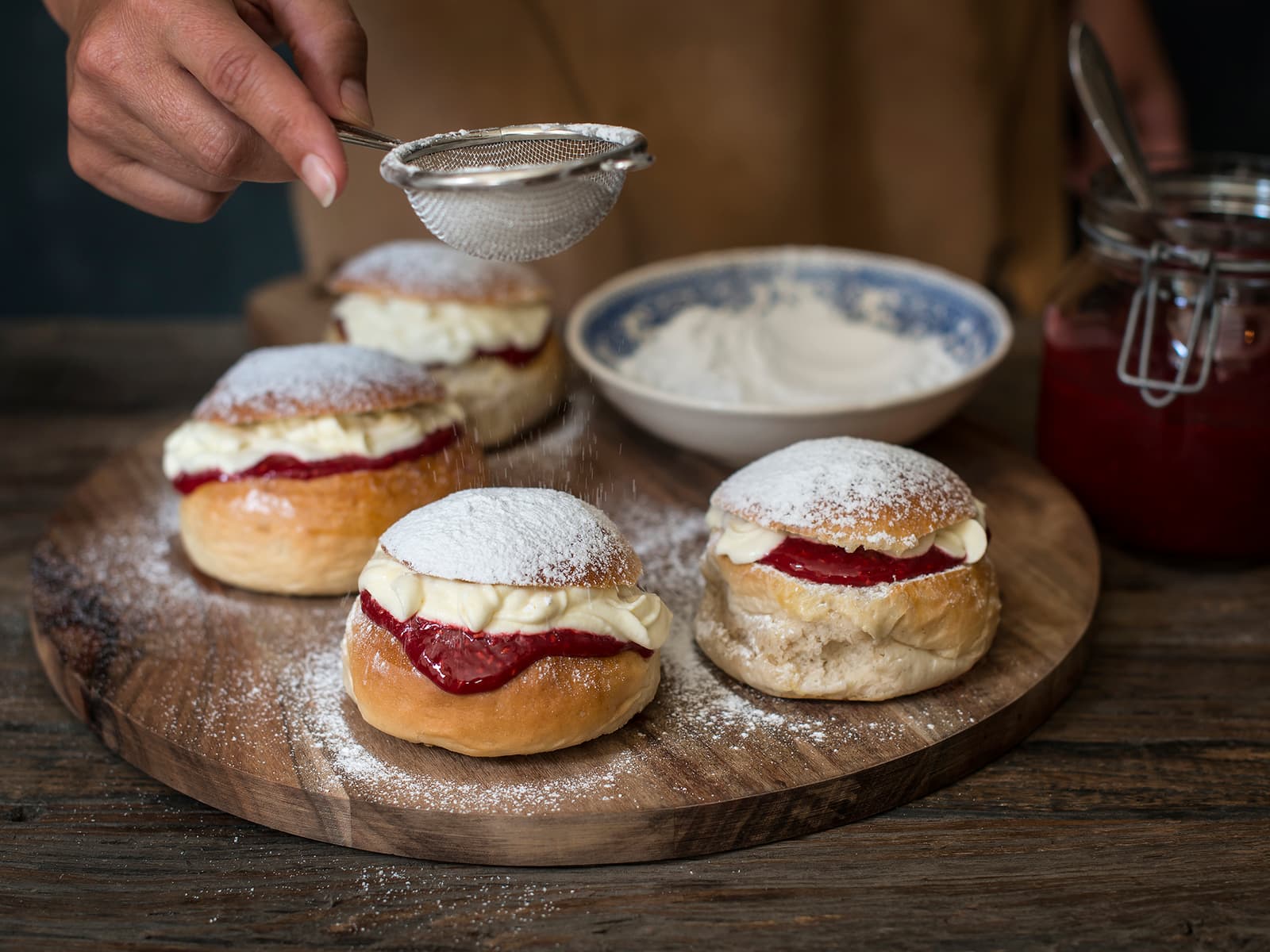 Fastelavnsboller med vaniljekrem