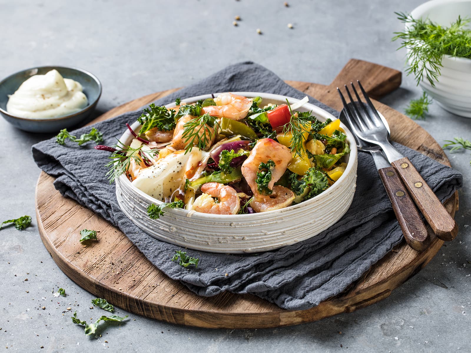 Fiskewok med grønnkål og sweet chilisaus