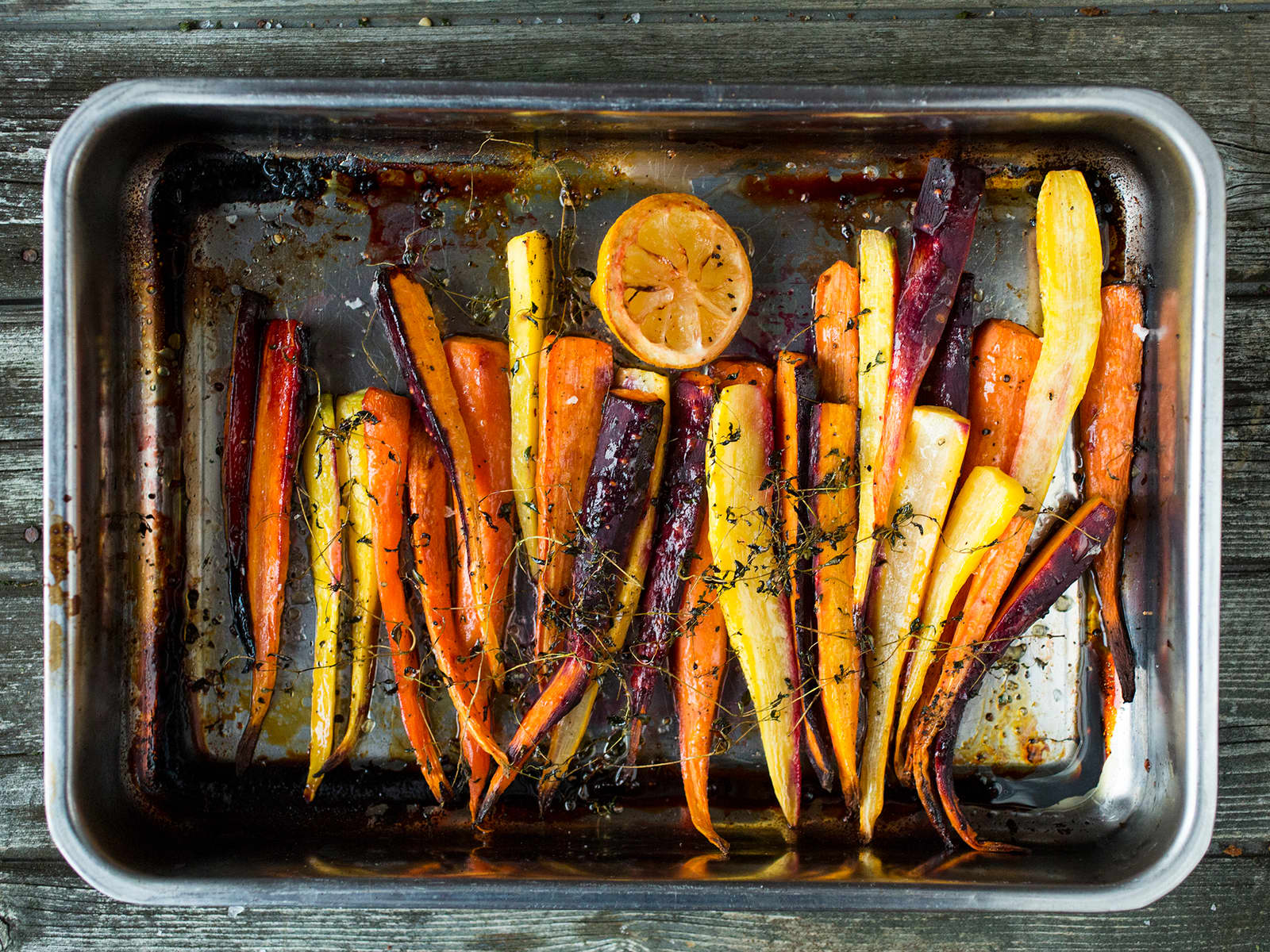 Ovnsbakte gulrøtter med sitron, honning og timian