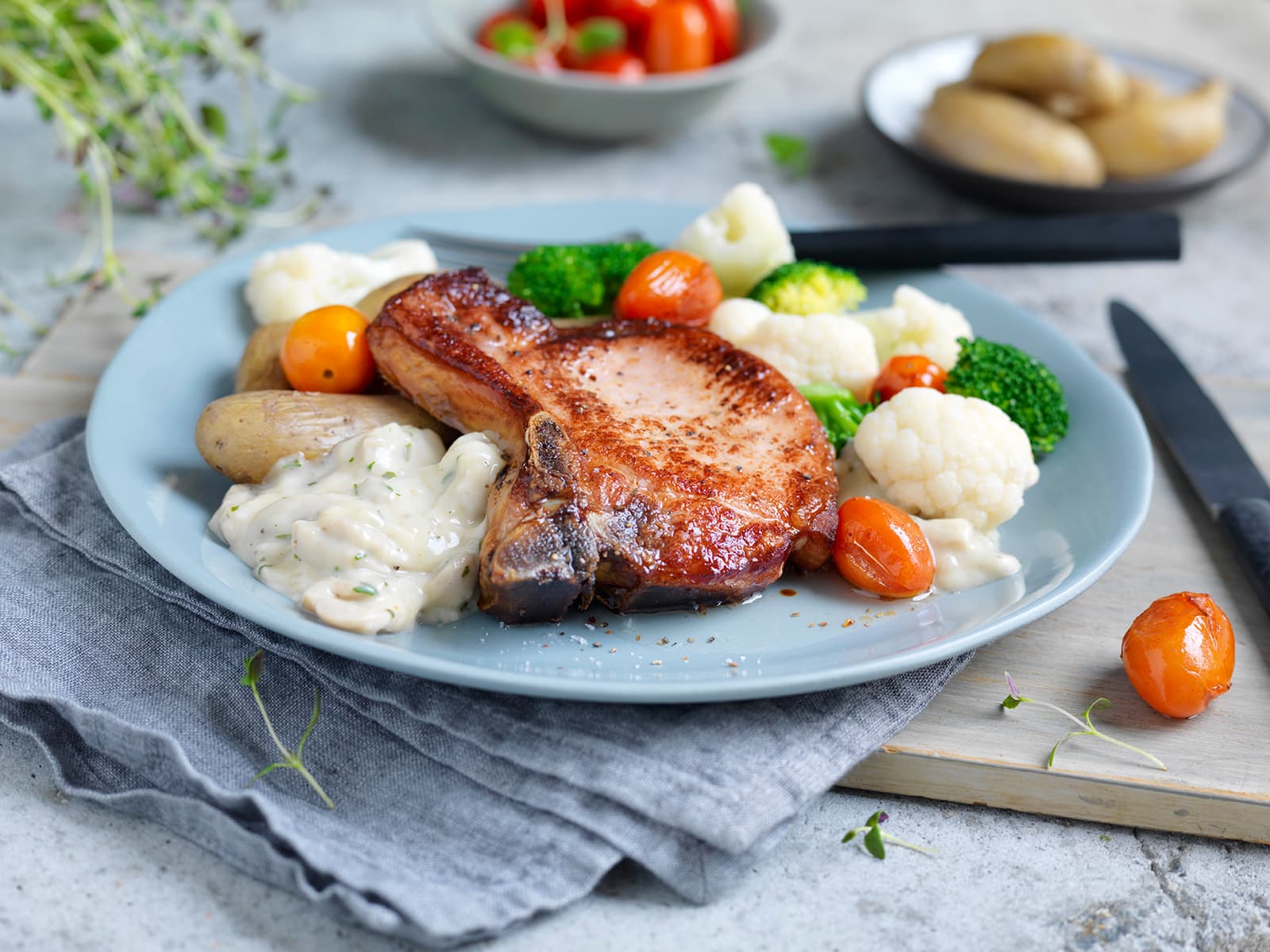 Svinekoteletter med sjampinjongstuing