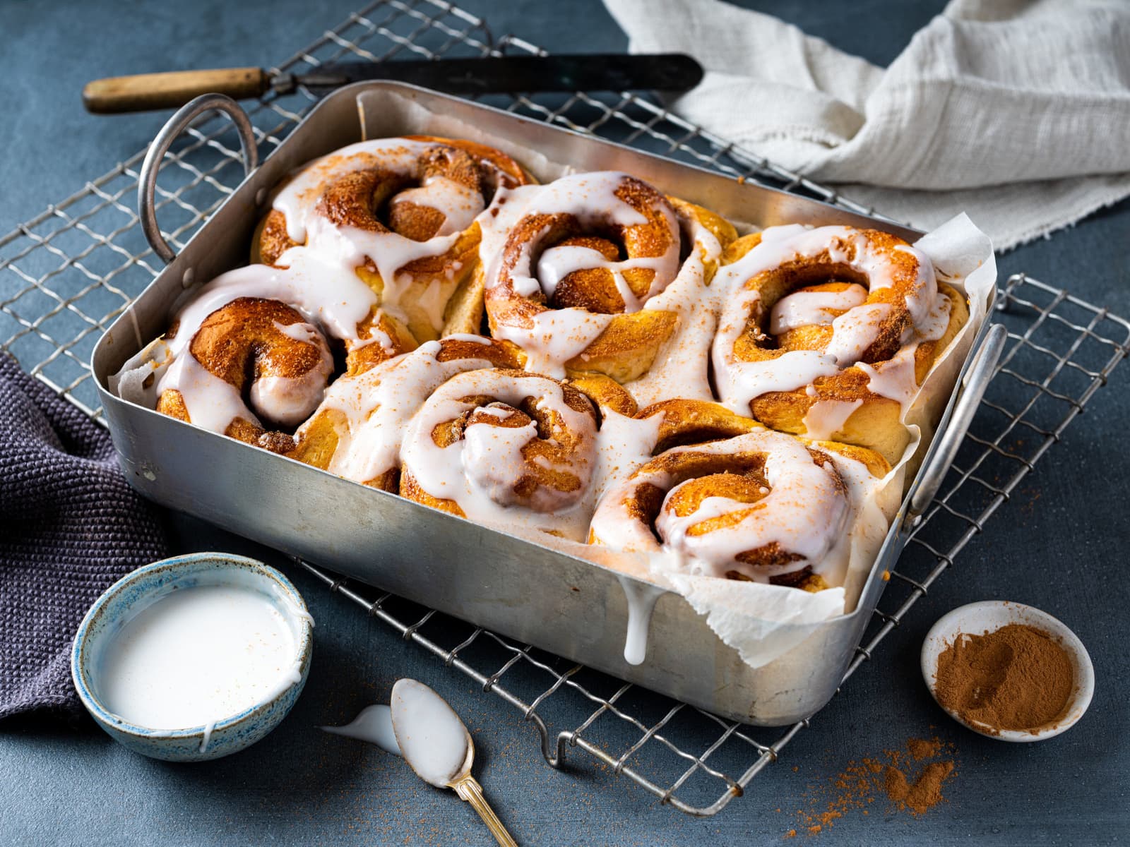 Saftige kanelboller i langpanne