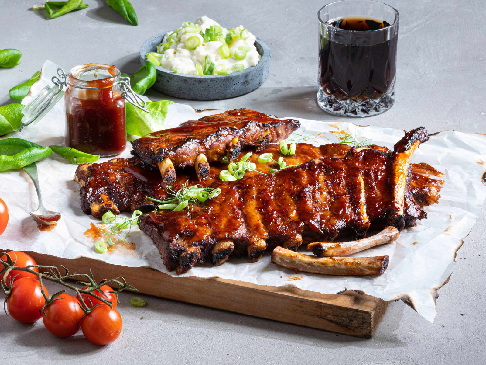 Saftige spareribs kokt i Coca-Cola