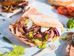 Shawarma av lam i pita