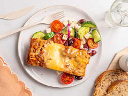 Lasagne med gresk salat