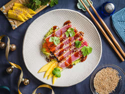 Tunfisk tataki med mango og avokado