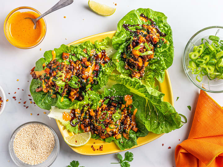 Hva med å bytte ut tacoskjell eller tortilla med hjertesalat for en ny vri på tacofredag? Da orker du mer av det gode fyllet!