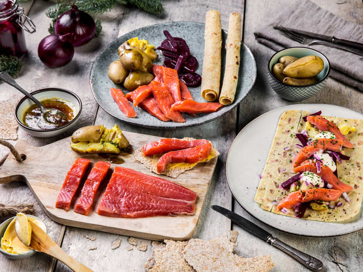 Rakfisk er for alle! Husk å tilby mildere varianter og godt tilbehør, da er det lettere for uerfarne å begi seg inn i rakfiskens verden.