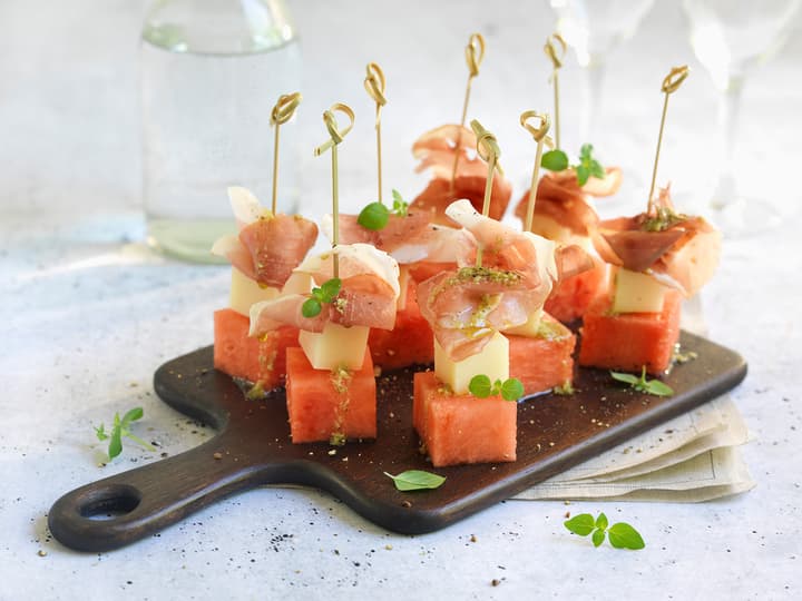 Spekeskinke er godt alene, men den salte skinken smaker spesielt godt med søtt tilbehør som melon.