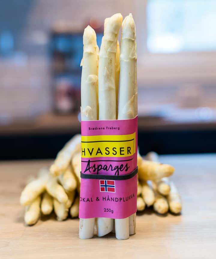 De første hvite aspargesene fra Hvasser