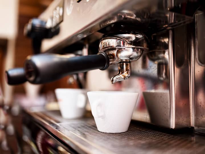 Hvis du bestiller "caffè" i Italia, får du automatisk espresso. Ønsker du en variant som likner mer på filterkaffen, bør du bestille "caffè americano" - utvannet espresso.