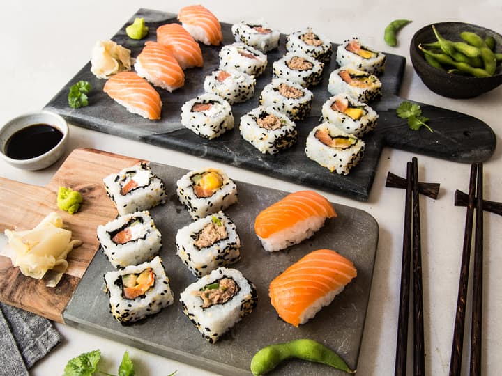 Man finner ofte sine egne favorittbiter og kombinasjoner. Nigiri, maki og uramaki finnes i utallige varianter!