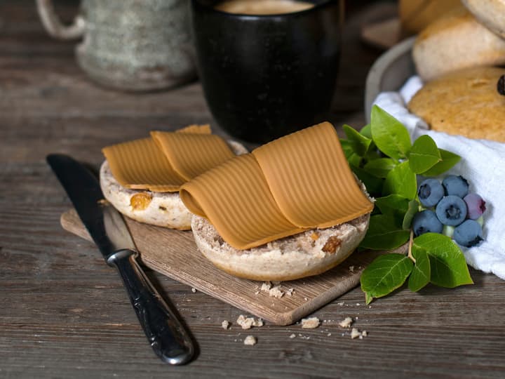Brunfargen og den søte karamellsmaken gjør brunost helt unik