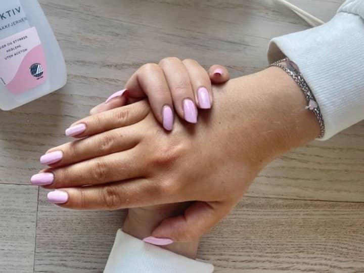 Neglelakk kan bli en kjedelig flekk på yndlingsgenseren om man ikke er forsiktig.