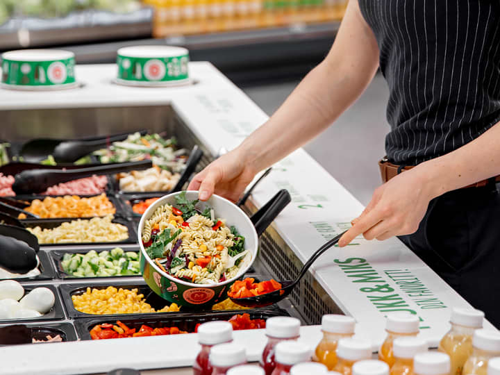 I salatbaren får du akkurat det du trenger, enten det er tilbehør eller et helt måltid.