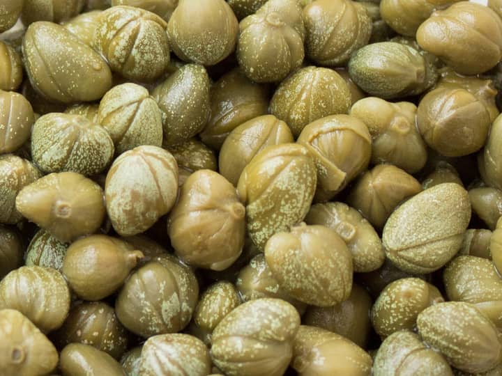 Kapers er egentlig små blomsterknopper.